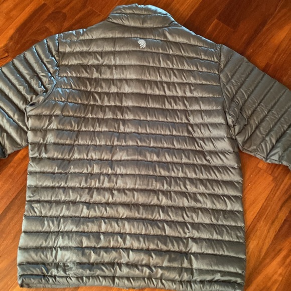 Men’s down jacket by Mountain Hardwear - Picture 3 of 10